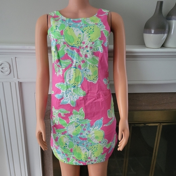 Lilly pulitzer Delia Shift in Hotty Pink lemonade. - Picture 3 of 13